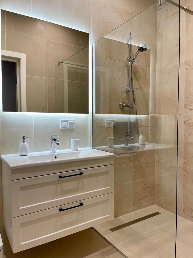 Pride Apartment Львов Экстерьер фото