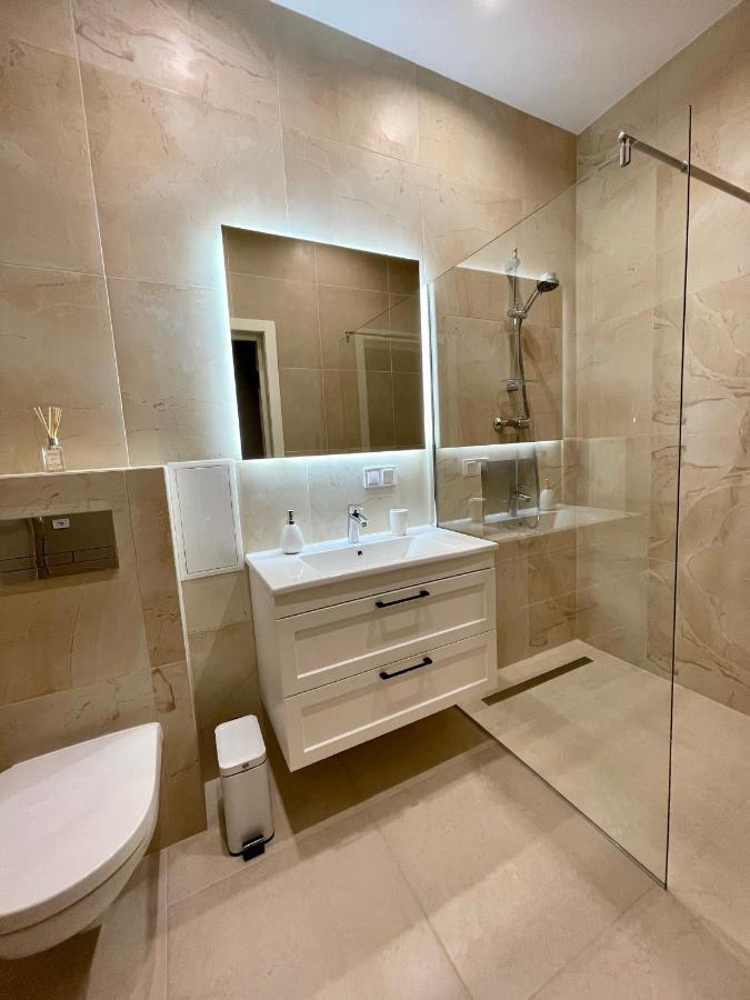 Pride Apartment Львов Экстерьер фото