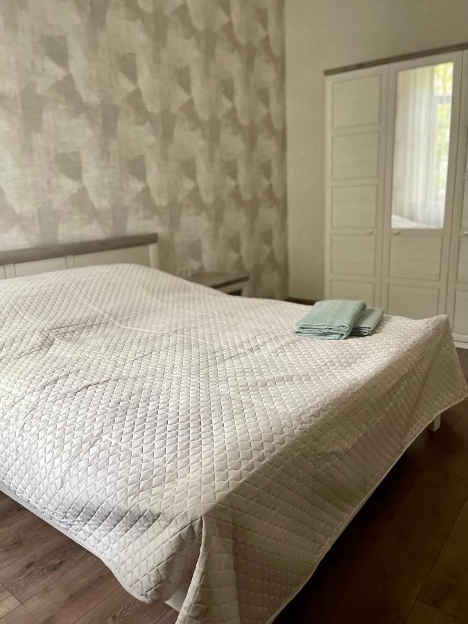 Pride Apartment Львов Экстерьер фото